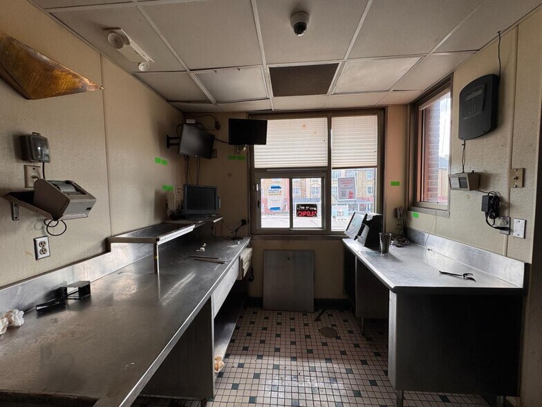 More Photos Of 2439 E Sharon Rd, Cincinnati Restaurant For Sale