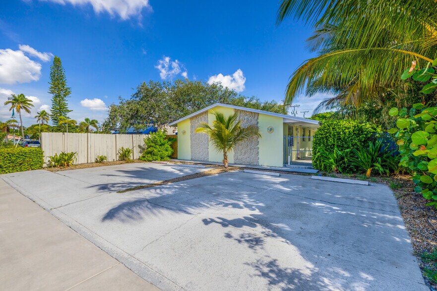 More Photos Of 1008 18th Ave N, Lake Worth Beach Apartments For Sale