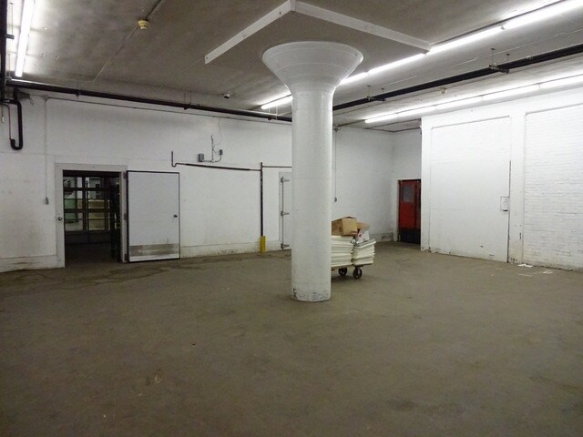 More Photos Of 1500 Clinton St, Buffalo Light Manufacturing For Lease