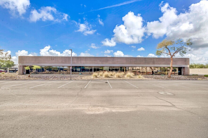 More Photos Of 14505 N Hayden Rd, Scottsdale Light Distribution For Lease