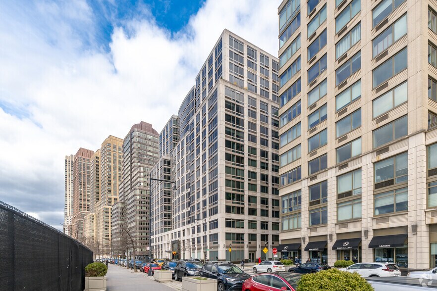 More Photos Of 100 Riverside Blvd, New York Apartments For Sale