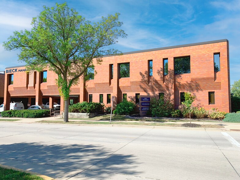 Primary Photo Of 9800 W Bluemound Rd, Wauwatosa Office For Sale