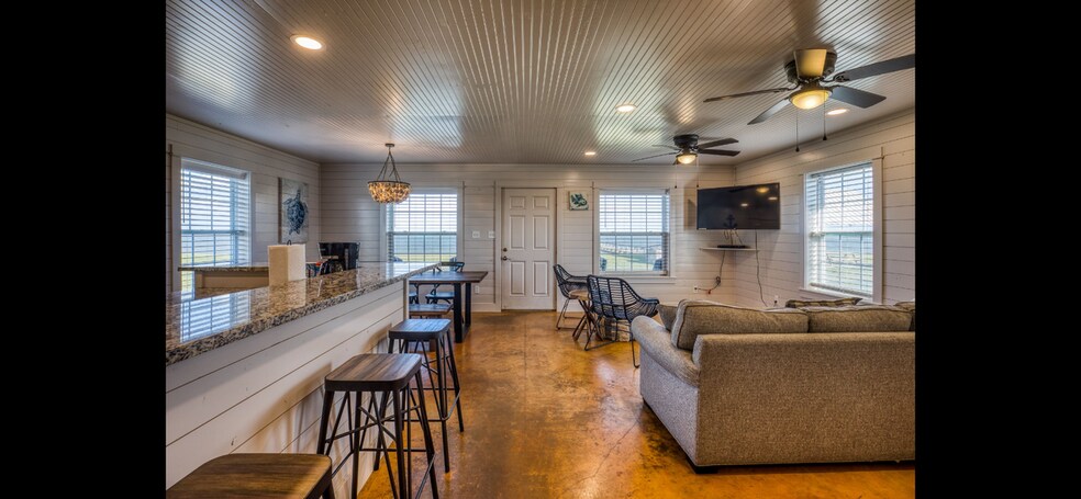 More Photos Of 1287 S County Road 1155, Riviera Hospitality For Sale