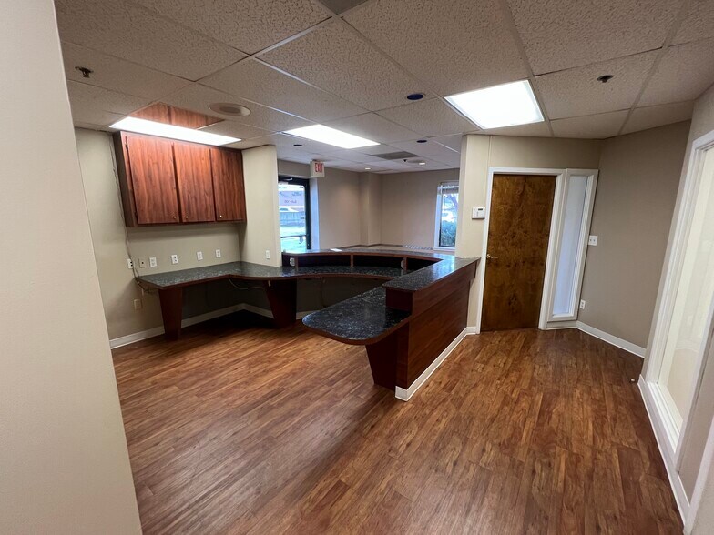 More Photos Of 7915 Malcolm Rd, Clinton Unknown For Lease
