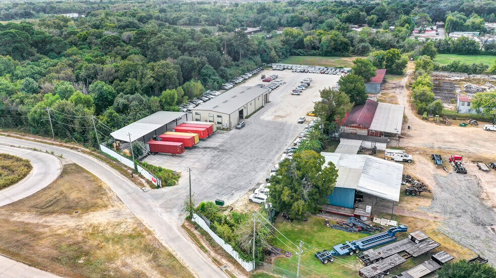 More Photos Of 6816 E Orem Dr, Houston Warehouse For Lease
