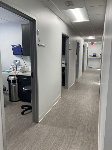More Photos Of 29275 Northwestern Hwy, Southfield Medical For Sale