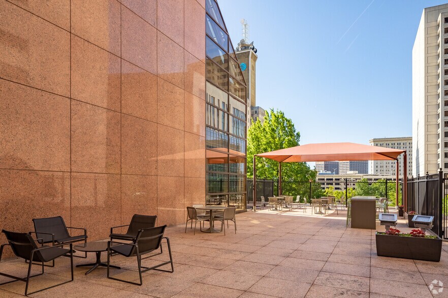 More Photos Of 133 Peachtree St NE, Atlanta Office For Lease