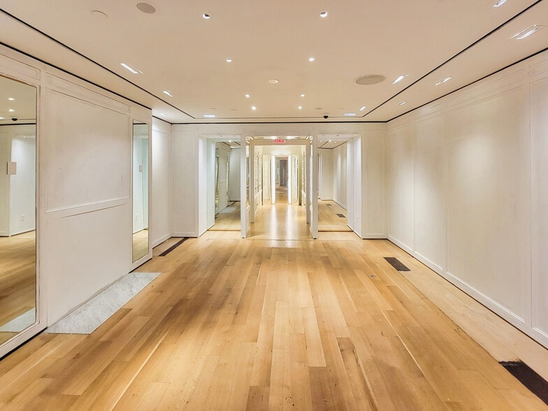 More Photos Of 797 Madison Ave, New York Storefront Retail Office For Lease