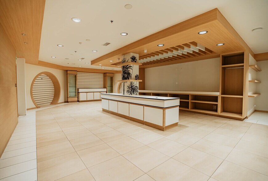 Primary Photo Of 42650 Melanie Pl, Palm Desert Loft Creative Space For Lease