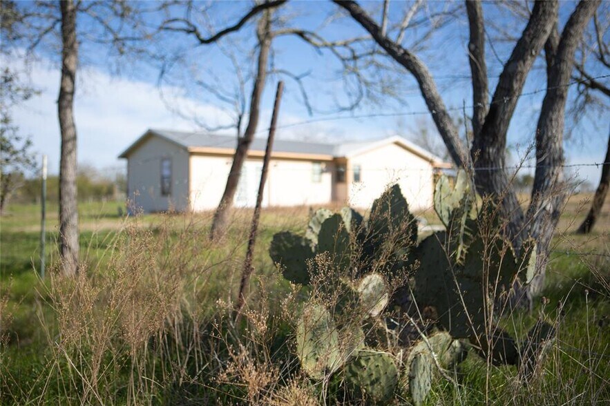 More Photos Of 2095 Bridal Path Rd, Luling Land For Sale