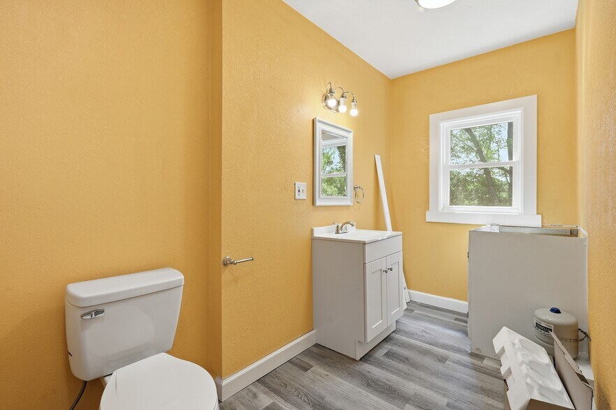 More Photos Of 10907 E 87th St, Raytown Multifamily For Sale