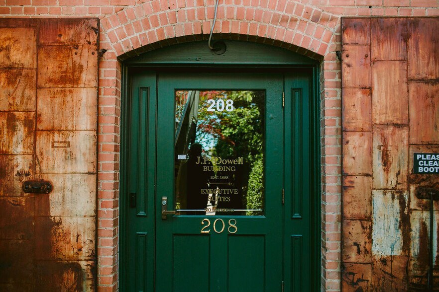 More Photos Of 208 E Louisiana St, McKinney Loft Creative Space For Sale