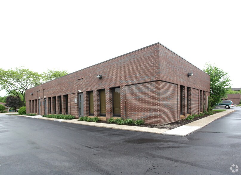 More Photos Of 825 N Cass Ave, Westmont Office For Lease