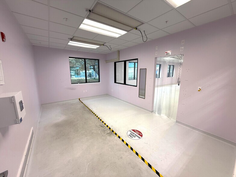 More Photos Of 1025 Willa Springs Dr, Winter Springs Manufacturing For Sale