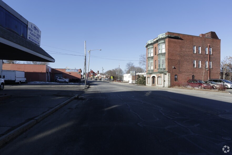 More Photos Of 635 Middlesex St, Lowell Storefront Retail Office For Lease