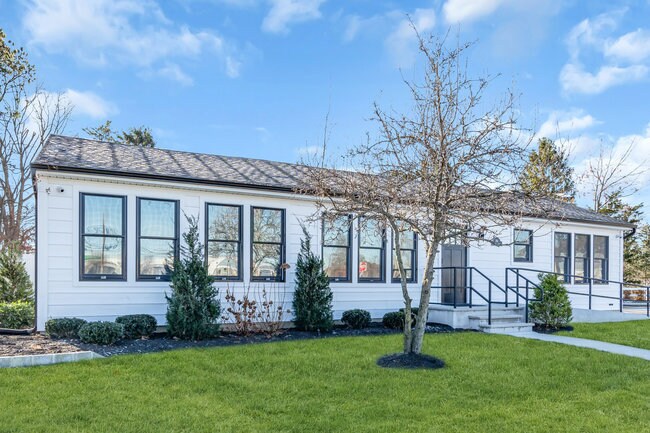 More Photos Of 184 Chambersbridge Rd, Brick Medical For Sale