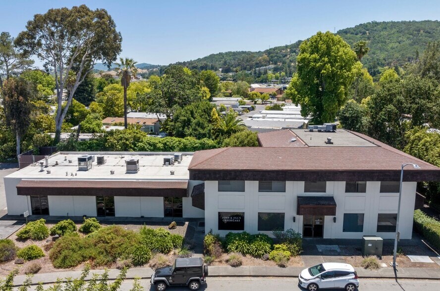 More Photos Of 4 Commercial Blvd, Novato Manufacturing For Lease