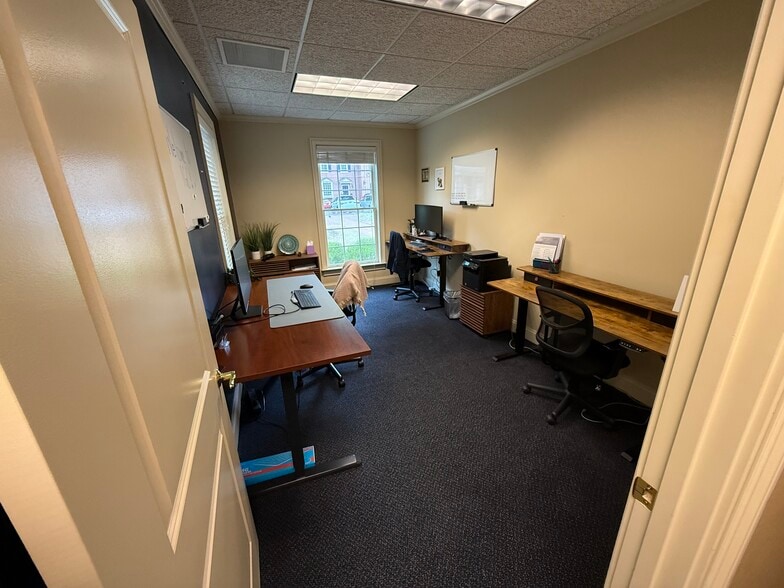 More Photos Of 3541 Habersham At Northlake, Tucker Office For Sale