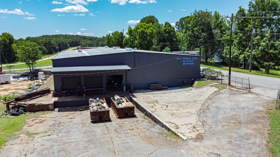 More Photos Of 207 N Kenneth St, Walhalla Warehouse For Lease