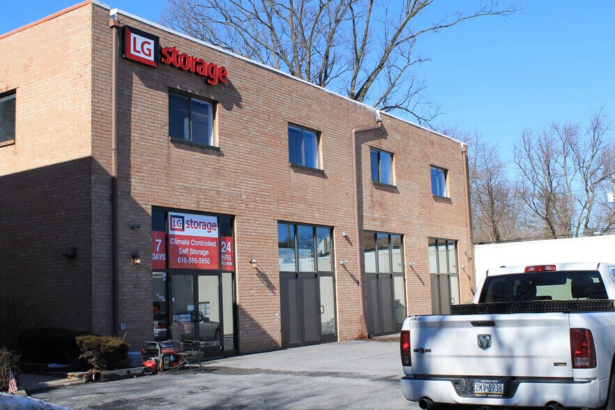 More Photos Of 60 State Rd, Media Flex For Sale