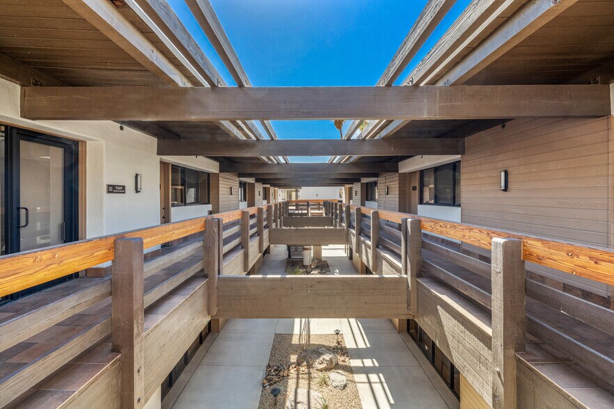 More Photos Of 901 E Tahquitz Canyon Way, Palm Springs Office For Lease