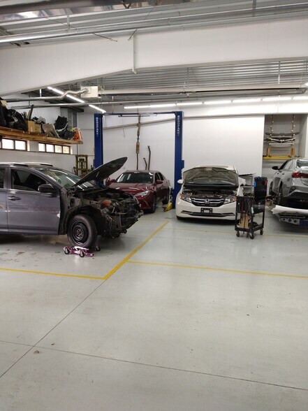 More Photos Of 4100 Indianola Ave, Columbus Auto Repair For Sale