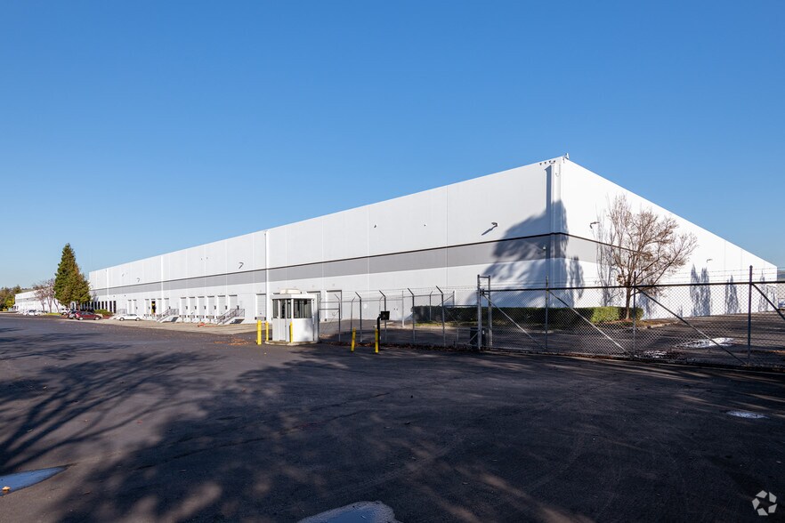 More Photos Of 30736-30760 Wiegman Rd, Hayward Distribution For Lease