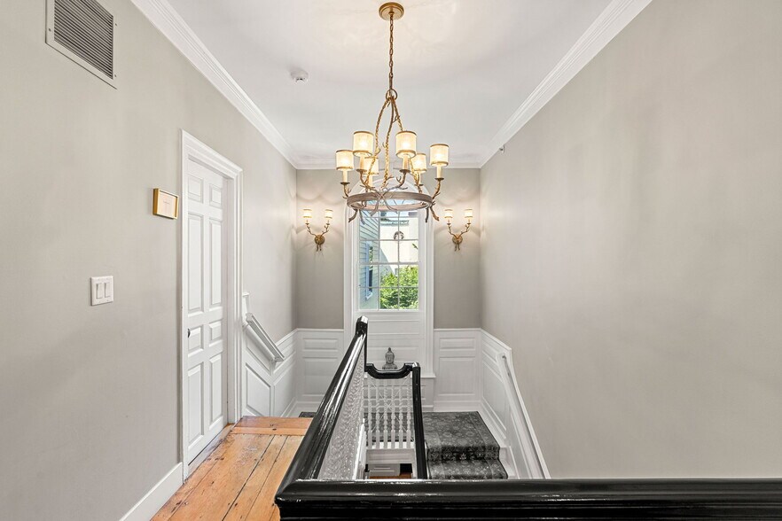 More Photos Of 314 Essex St, Salem Specialty For Sale
