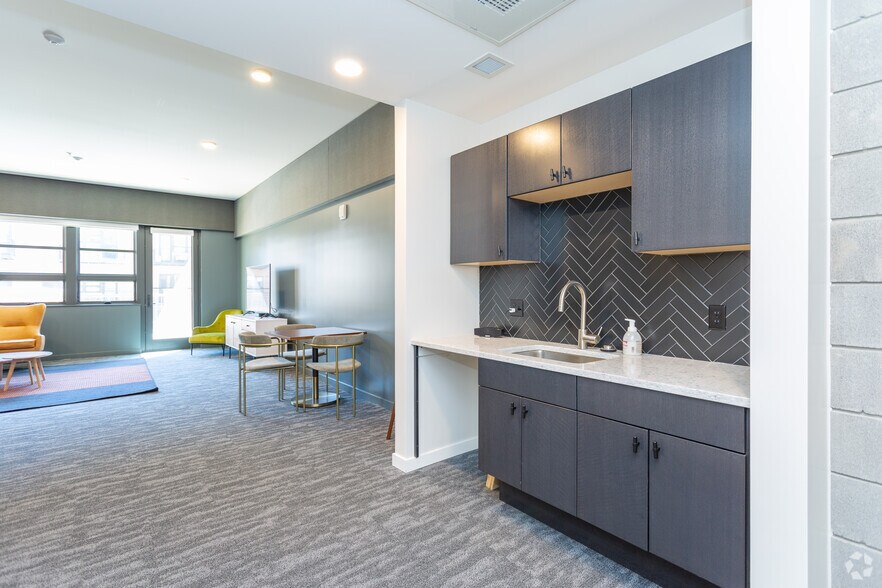 More Photos Of 122 Oakes St SW, Grand Rapids Multifamily For Sale