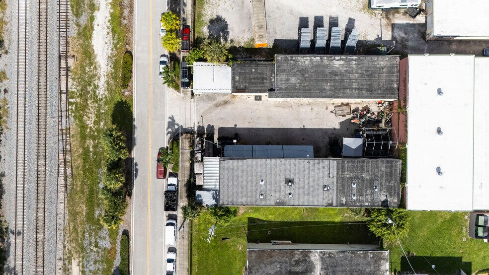 Primary Photo Of 3173 SE Railroad Ave, Stuart Service For Sale