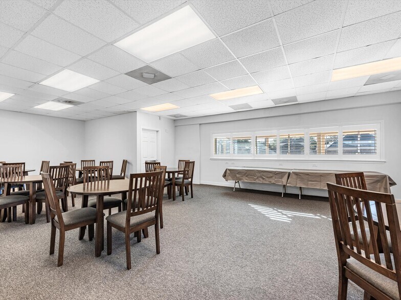 More Photos Of 910 Fairmont Pky, Pasadena Storefront Retail Office For Sale