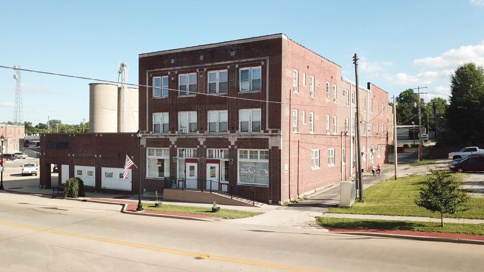 More Photos Of 612 W Gallatin St, Vandalia Apartments For Sale