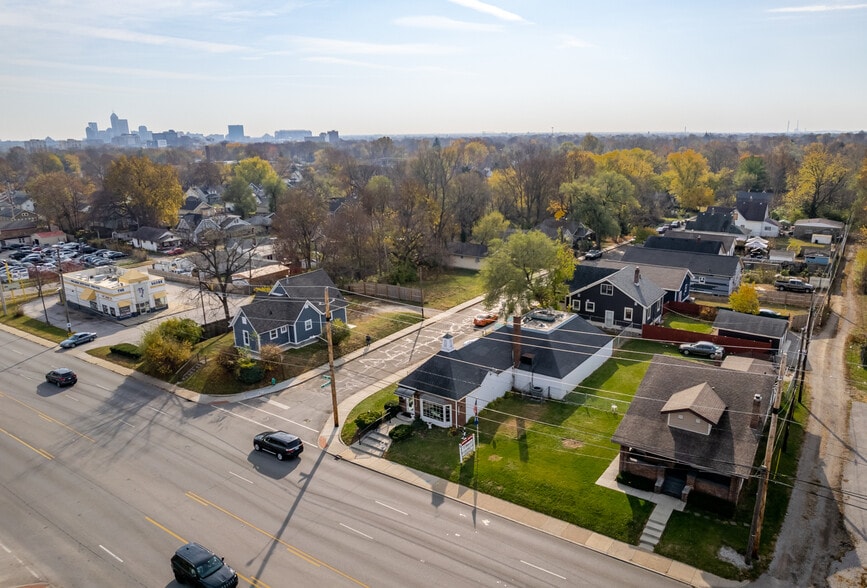 More Photos Of 2901 W 16th St, Indianapolis Freestanding For Sale