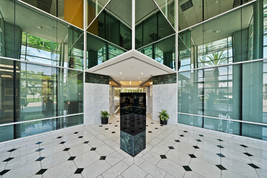 More Photos Of 949 S Coast Dr, Costa Mesa Office For Lease