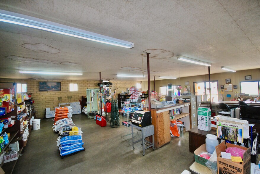 More Photos Of 5040 FM 1295, Moulton Specialty For Sale