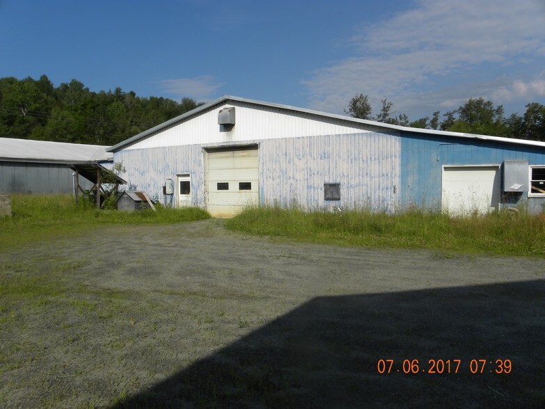 More Photos Of 303 Willoughby Ave, Orleans Freestanding For Sale