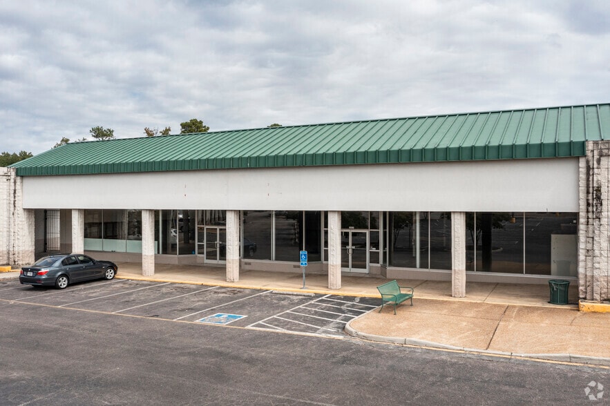 More Photos Of 2001 S Crater Rd, Petersburg Freestanding For Lease