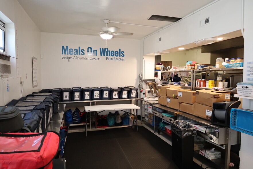 More Photos Of 2211 N Dixie Hwy, Lake Worth Freestanding For Lease