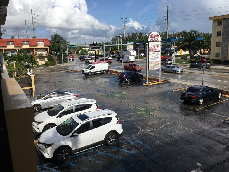 More Photos Of 6890 W Flagler St, Miami Unknown For Lease