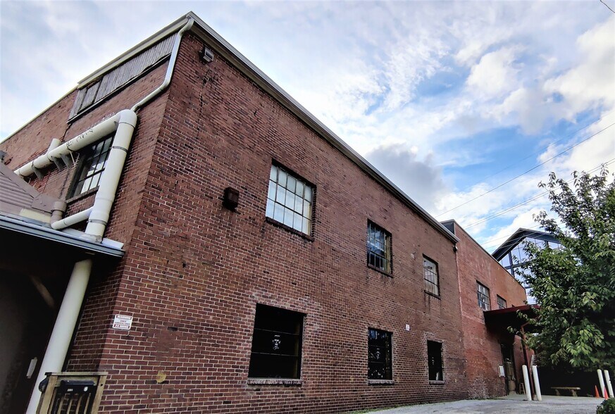 More Photos Of 1201 4th Ave S, Nashville Office For Lease