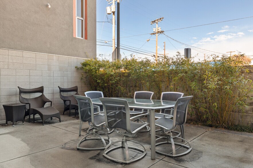 More Photos Of 1015 Abbot Kinney Blvd, Venice Office Residential For Sale