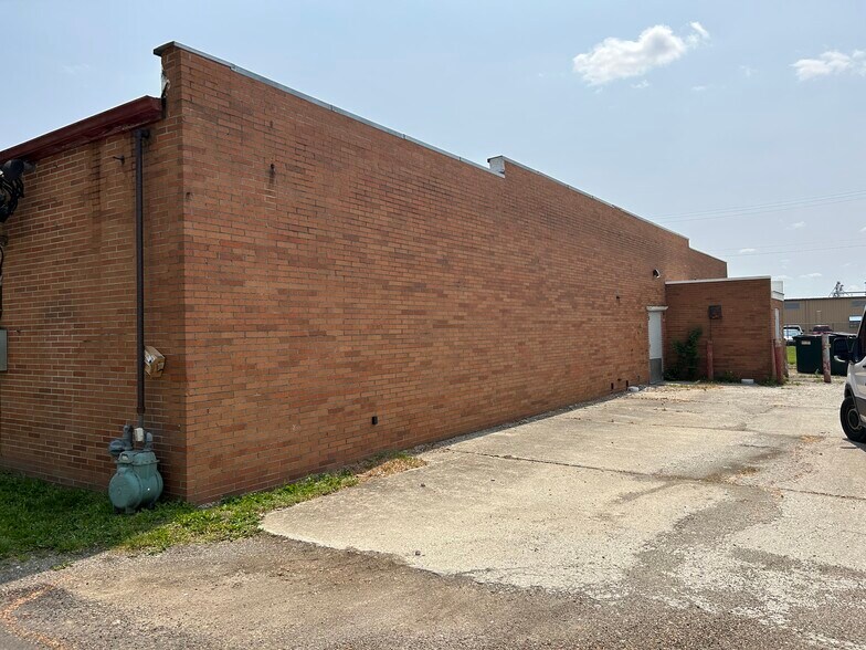 More Photos Of 540 N Warpole St, Upper Sandusky Freestanding For Sale