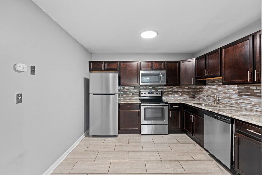 More Photos Of 2419 Normandy Rd, Royal Oak Apartments For Sale