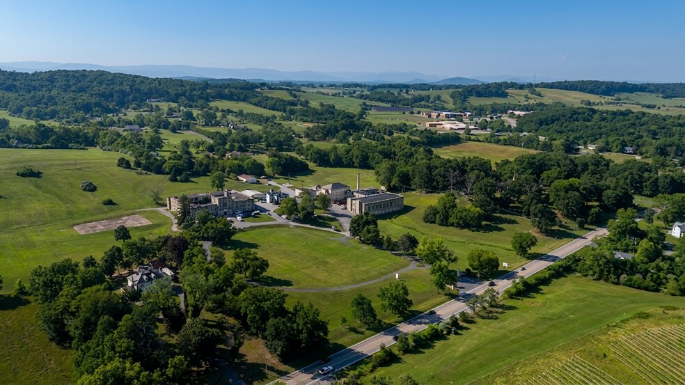 More Photos Of 1640 Lee Hwy, Verona Specialty For Sale