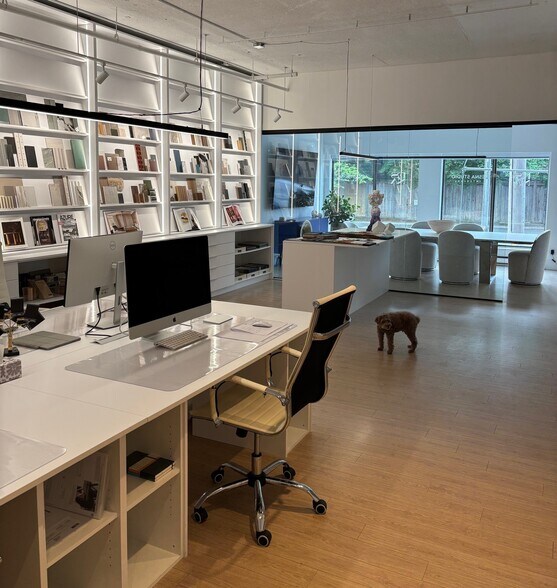 More Photos Of 354 Davenport Rd, Toronto Freestanding For Lease