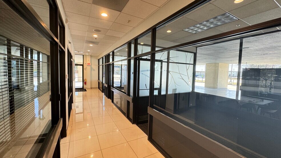 More Photos Of 1431 Cobb Pky SE, Marietta Auto Dealership For Sale