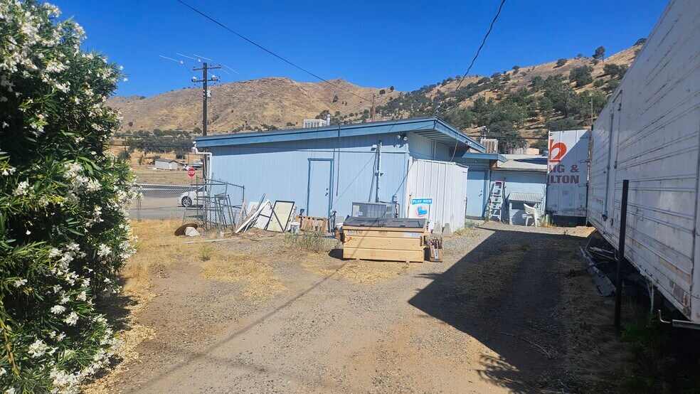 More Photos Of 3933 Lake Isabella Blvd, Bodfish Storefront For Sale