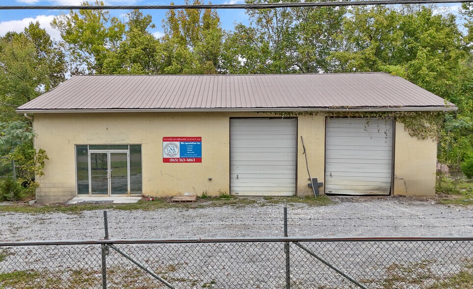 More Photos Of 1021 E Hendron Chapel Rd, Knoxville Manufacturing For Sale