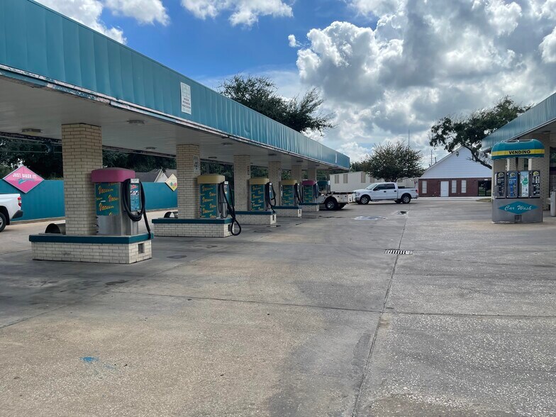 More Photos Of 5717 Red Bluff Rd, Pasadena Carwash For Sale