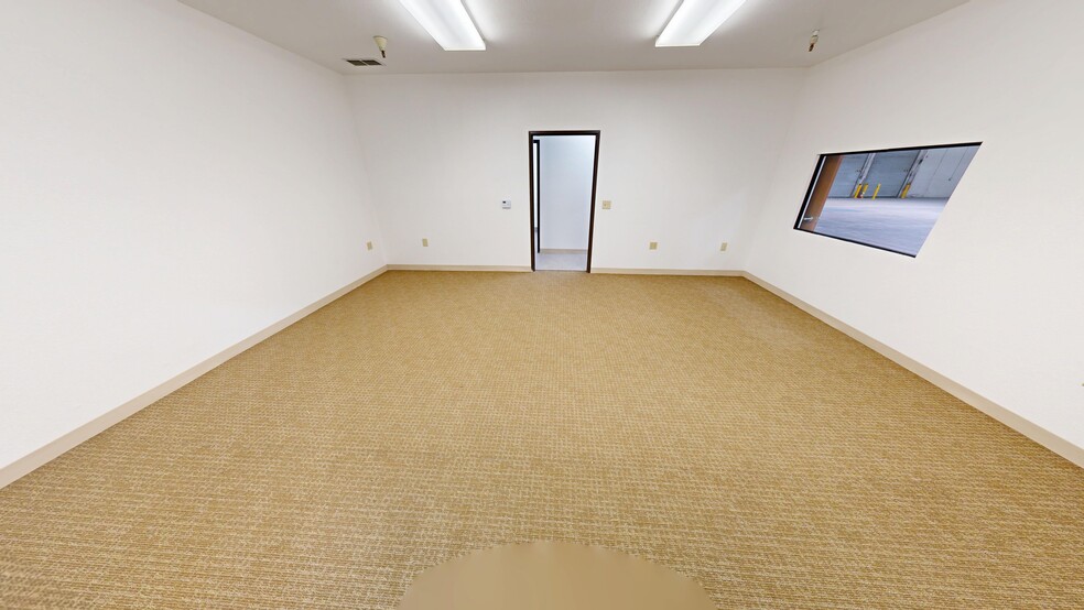 More Photos Of 8450 Belvedere Ave, Sacramento Warehouse For Lease